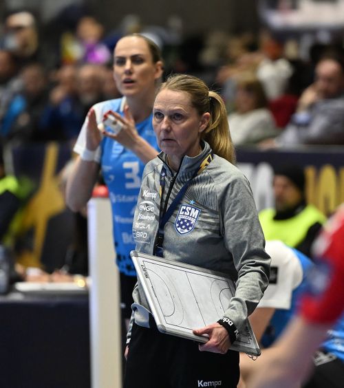 „Meci extraordinar”  Antrenoarea „tigroaicelor”, după   revenirea CSM-ului:  „Motivul pentru care iubim handbalul!”