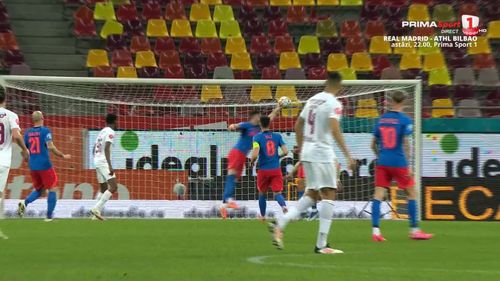 Hențul comis de Mihai Popescu în FCSB - CFR Cluj (foto: captură Prima Sport)