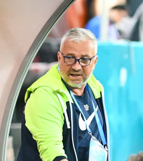 „Ne-am bătut singuri”    Dan Petrescu,  descumpănit după eșecul cu FCSB: „N-am înțeles nimic din meci”