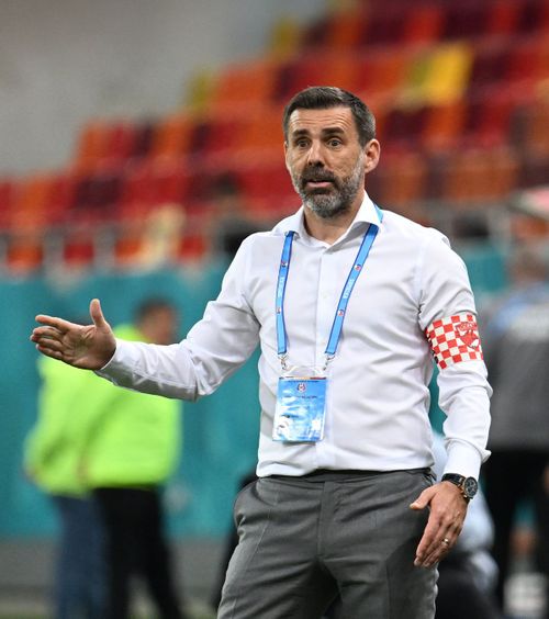Kopic vrea înapoi pe „Arc”  Tehnicianul lui Dinamo, nemulțumit de meciurile de pe   Arena Națională:  „Nu simt aceeași energie”