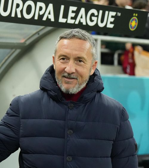 „E greu să joci pentru CFR, dar nu imposibil”    Mihai Stoica  l-a ironizat pe Marius Șumudică, după ce antrenorul și-a anunțat demisia în fața fanilor