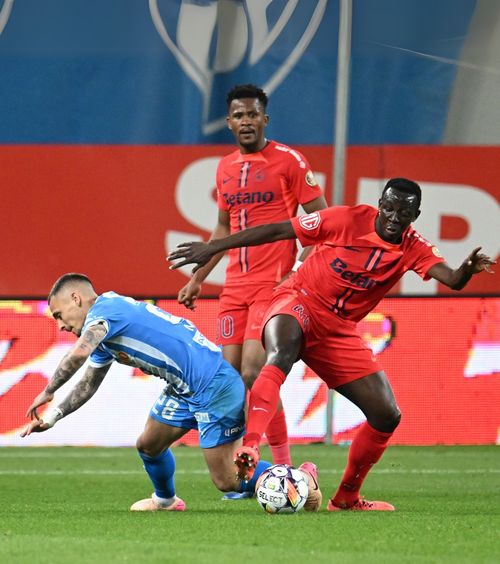 „A existat o ofertă pentru mine”   Ngezana a dezvăluit că putea ajunge la altă echipă:   „Cluburile nu s-au înțeles , FCSB n-a pierdut vremea”