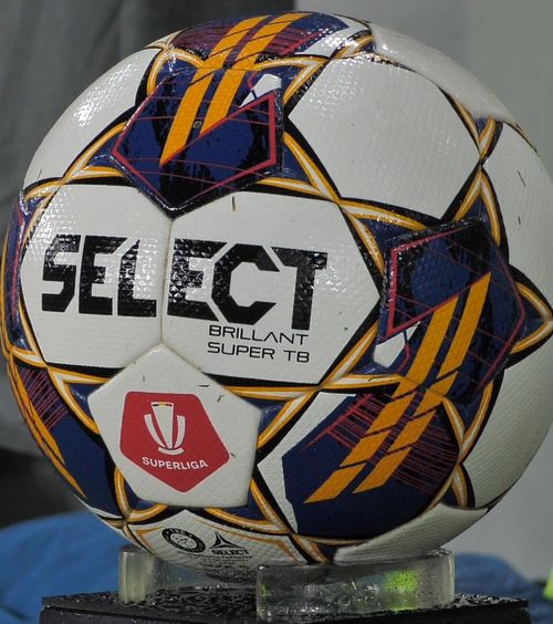 Etapa #8 din Liga 1   Știm programul din play-off/out: când se joacă    FCSB - U Cluj și Dinamo - Rapid