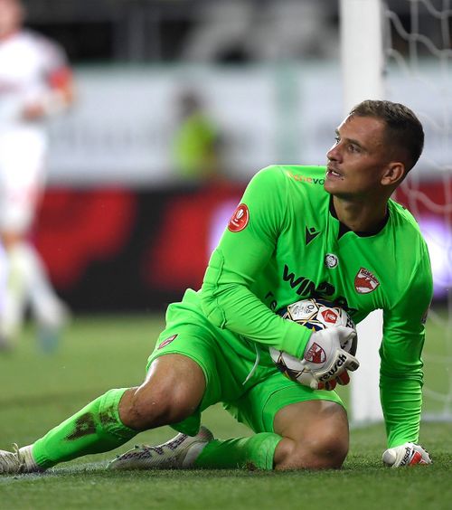 Ce se întâmplă cu Golubovic?  Andrei Nicolescu lămurește   situația portarului de la Dinamo , care ar fi fost dat afară din vestiar