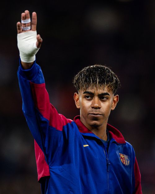 Jucătorii Barcelonei, cu încheieturile bandajate. FOTO: Getty Images
