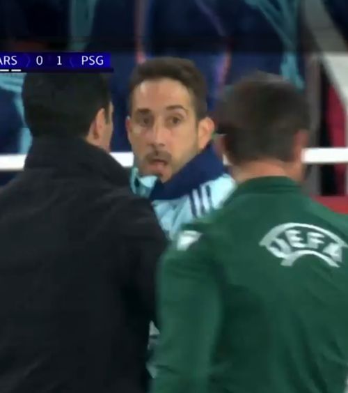 Tensiuni la Arsenal - PSG    FOTO:   Arteta,   nevoit să-l împingă  pe antrenorul de faze fixe de la Arsenal pentru a-l calma » Ce s-a întâmplat