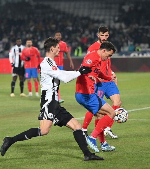 „Masă de biliard”  Imagini cu gazonul de pe Cluj Arena cu o săptămână înainte de   U Cluj - FCSB