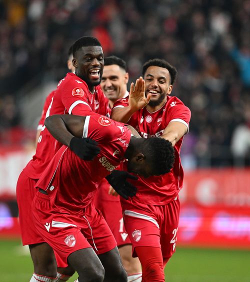 Transfer la FCSB?  Detalii de ultimă oră despre   jucătorul de la Dinamo  dorit de patronul campioanei: „E ca la Lolek și Bolek!”