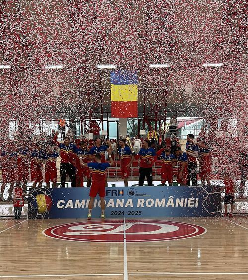 Dinamo, titlul 21  Sărbătoare în „Ștefan cel Mare”, chiar în ziua în care   Steaua  a retrogradat