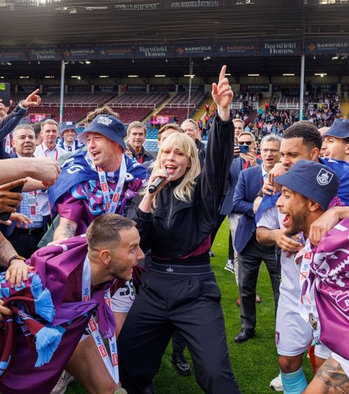 Final de sezon în Championship  Două   foste campioane,  înapoi în Premier League. Alte două, la baraj pentru ultimul loc disponibil