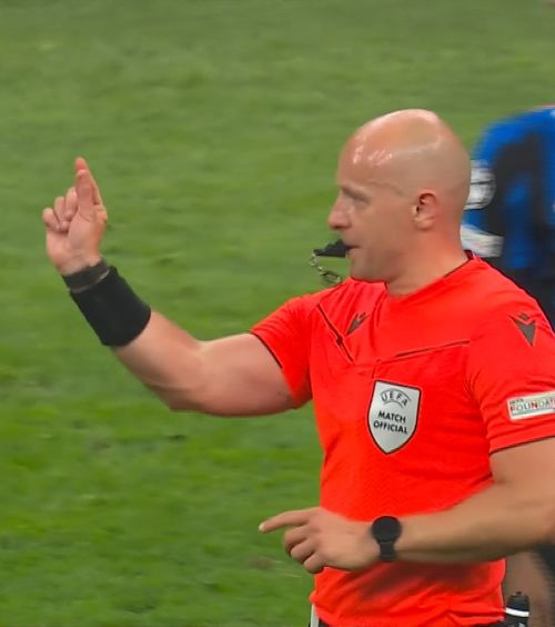 Grădinescu, derapaj vulgar  Reacția   grosolană  a comentatorului după un penalty refuzat Barcelonei: „Atâta să ți se facă, Marciniak!”