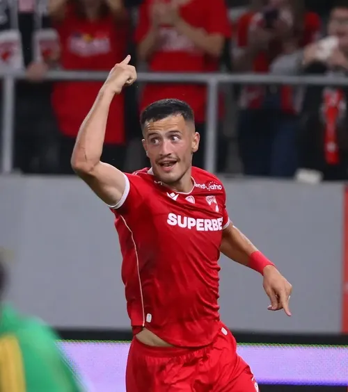Selmani ar putea ajunge în Polonia  Ce echipe s-au interesat de atacantul lui Dinamo » Ce   salariu  le-ar fi cerut „câinilor”: „Nu a fost acceptat”