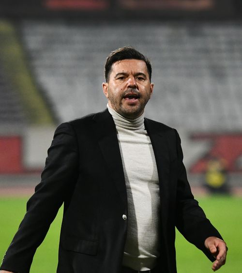 Contra, la Mondialul Cluburilor?   Fostul selecționer ar avea   două oferte  de pe două continente și s-ar putea duela cu Messi. Ce spune despre negocieri