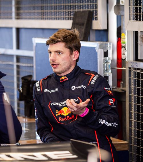 „Mad Max”, sub nume fals!  Verstappen, cvadruplu campion în Formula 1, a participat la   teste de GT3 cu alt nume  » A pilotat mașina marii rivale