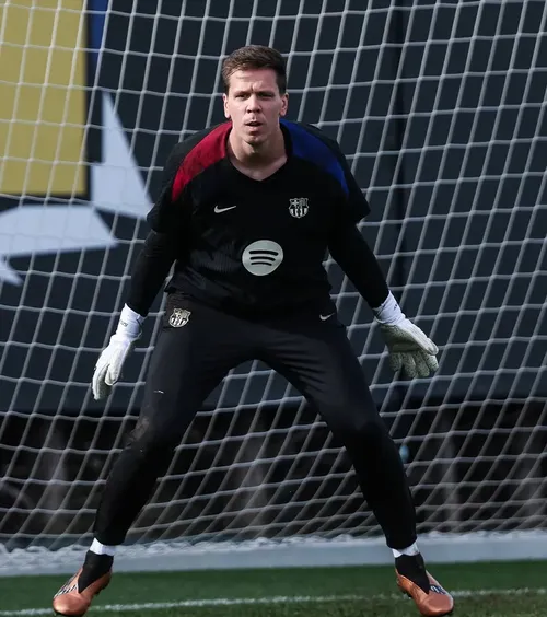 Portarul fumător l-a cucerit  Szczesny va fi titular cu Real Madrid, iar Flick vrea să-l păstreze și sezonul viitor: „Mai   fumează  din când în când, dar așa e el”