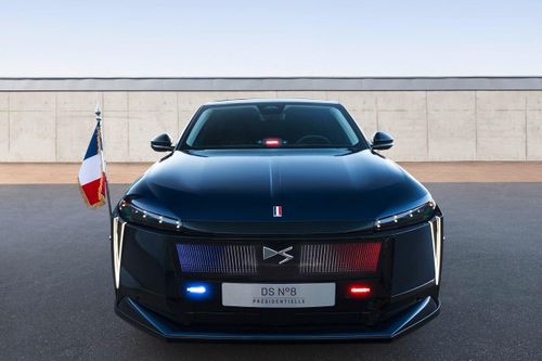 Noua mașină a lui Emmanuel Macron: Citroen DS nr. 8 Fotografii: DS Automobiles