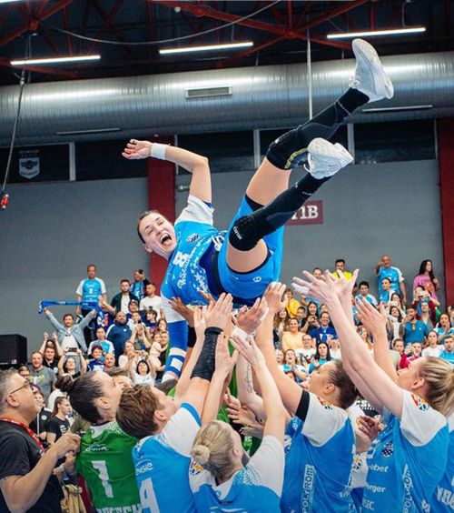 Cristina Neagu, încă un trofeu   CSM București a câștigat   Cupa României  » Victorie în finala cu Gloria Bistrița