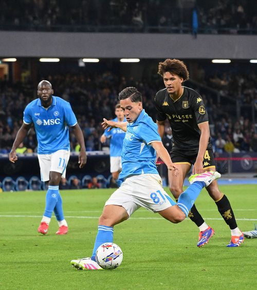 Pas greșit pentru Napoli   Cu Siegrist în poartă, Genoa a remizat pe terenul liderului și   strânge lupta la titlu  în Serie A