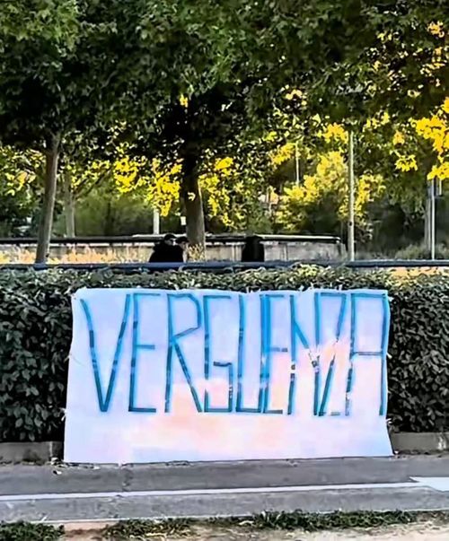 Dezamăgire la Madrid   Mesajul afișat   suporterii lui Real  la baza sportivă din Valdebebas » Când va prelua Xabi Alonso echipa