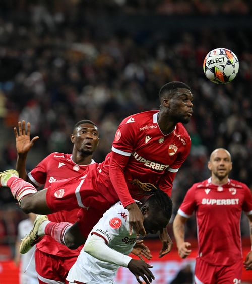 Nervi întinși la maximum    Final incendiar  pe Arena Națională la derby-ul dintre Dinamo și Rapid 