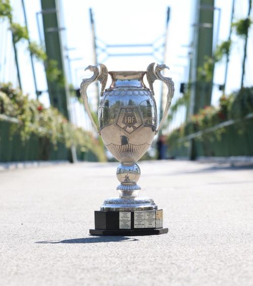 Cupa României a ajuns la Arad     FOTO:  Cum arată trofeul care va fi pe masă la finala   CFR Cluj - Hermannstadt