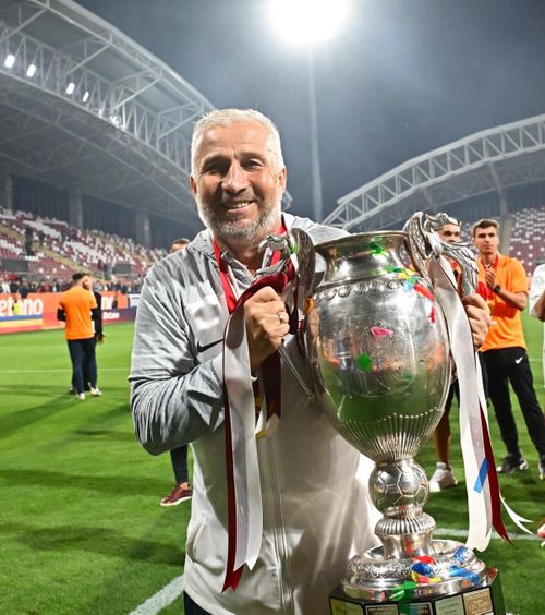 „A fost o plăcere să-i antrenez”   Dan Petrescu, laude pentru jucători și   critici pentru conducere : „S-a exagerat mult” » Cât va lipsi de pe banca lui CFR