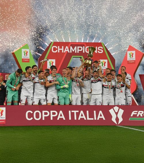 Triumf după 51 de ani  Bologna a câștigat   Cupa Italiei,  după o finală tensionată cu AC Milan. Reacția conducerii rossonere: „Sezon ratat!”