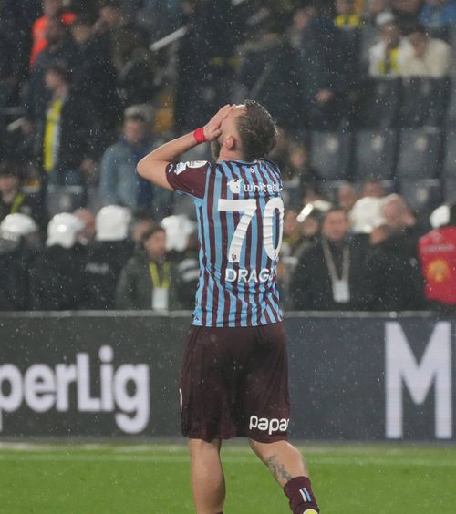 Drăguș, ratare cu poarta goală  Românul a revenit pe teren după o lună și a   șutat inexplicabil  în finala Cupei Turciei cu Galatasaray 0-3