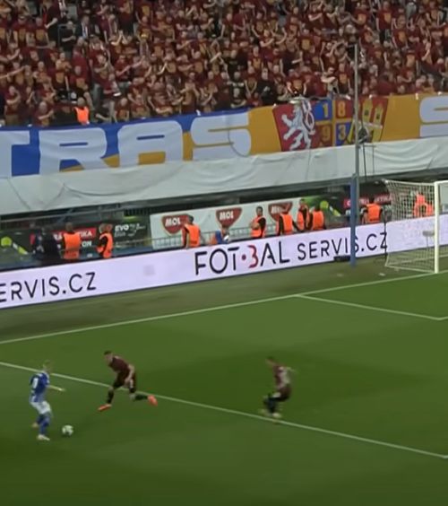 „Interdicții pe viață”  Suporterii au făcut   salutul nazist  în timpul finalei Cupei » Clubul și poliția au reacționat