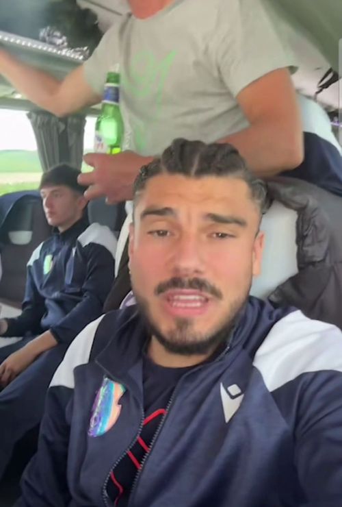 FC Argeș, ironii cu rivala   Campionii din Liga 2 au făcut live din autocar: „  Să vină băieții de la Steaua  să ne aducă cupa!”
