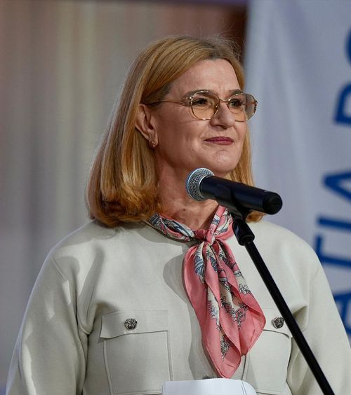 „Felicitări, Nicușor Dan”    Elisabeta Lipă , mesaj pentru președintele ales după victoria în turul doi: „1+0=1”