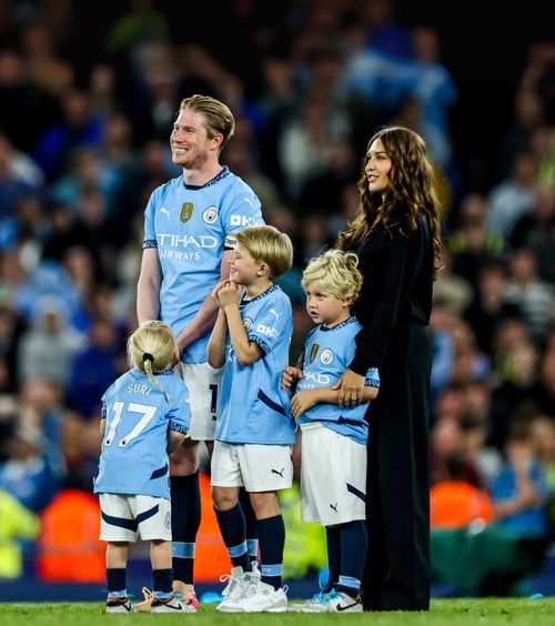 City, la un pas de Liga Campionilor  Trupa lui Pep Guardiola, victorie uriașă cu Bournemouth + Revenirea lui Rodri și   statuie pentru De Bruyne