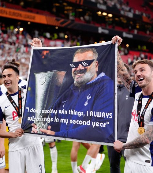 Tottenham, regina memelor    FOTO.  Internetul a „explodat” după   finala Europa League  » Cele mai bune glume: „Trezește-te, iubito!”