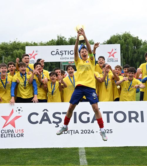 Încă un trofeu pentru FCSB  Roș-albaștrii au câștigat   Cupa Elitelor U15  » Juniorii sunt aproape și de titlul de campioni