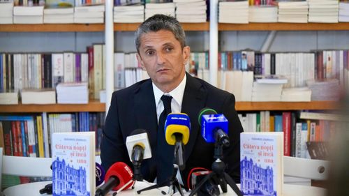 Razvan Lucescu, invitat la evenimentul ce a consemnat lansarea romanului „„Câteva nopți și încă una”/ Foto: Iosif Popescu - GOLAZO.ro.jpeg