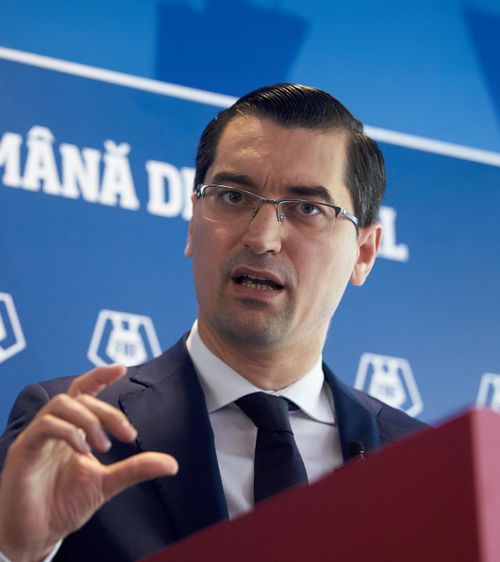 „Trebuie să te uiți mai întâi la tine”  Răzvan Burleanu,   răspuns pentru Dan Șucu,  după ce patronul de la Rapid a criticat arbitrajele din Superligă