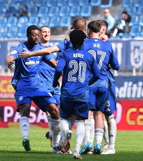 FC U Craiova, lovită din plin  Oltenii riscă să fie   depunctați și excluși  din Liga 2! » Sunt obligați să achite peste 200.000 de euro