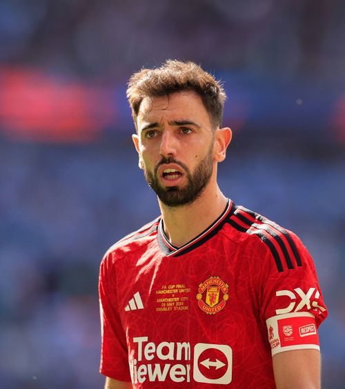 Bruno Fernandes vrea la Al-Hilal  Agentul portughezului a purtat negocieri în Arabia Saudită »   Ofertă uriașă  pentru starul lui Manchester United