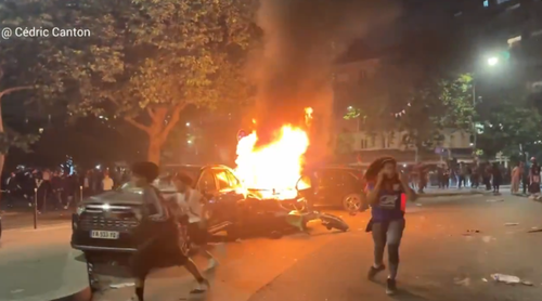 Haos pe străzile din Paris (4).png