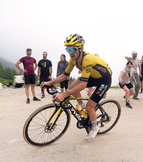 Marea revanșă    Simon Yates și-a zdrobit marii rivali  pe Colle delle Finestre și câștigă Giro acolo unde s-a prăbușit în 2018