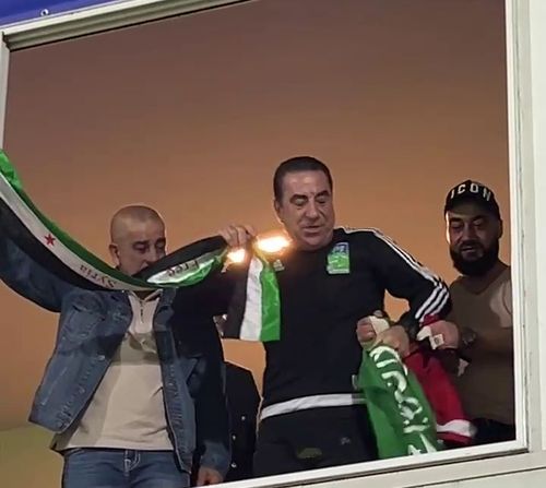 Imad Kassas si colaboratorii sai de la Metaloglobus au afisat steagul Siriei FOTO GOLAZO (2).jpg