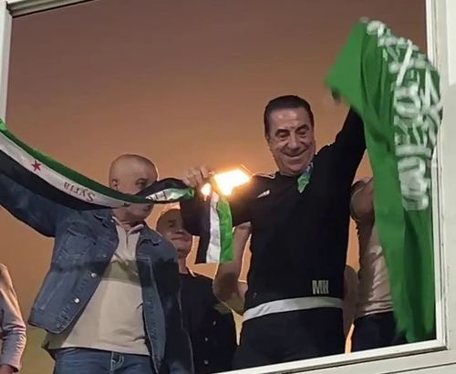Imad Kassas si colaboratorii sai de la Metaloglobus au afisat steagul Siriei FOTO GOLAZO (4).jpg