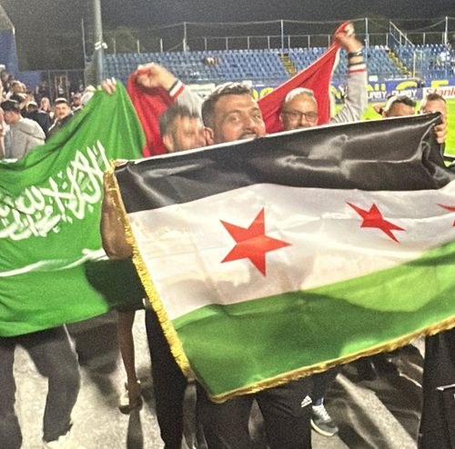 Imad Kassas si colaboratorii sai de la Metaloglobus au afisat steagul Siriei FOTO GOLAZO (6).jpg