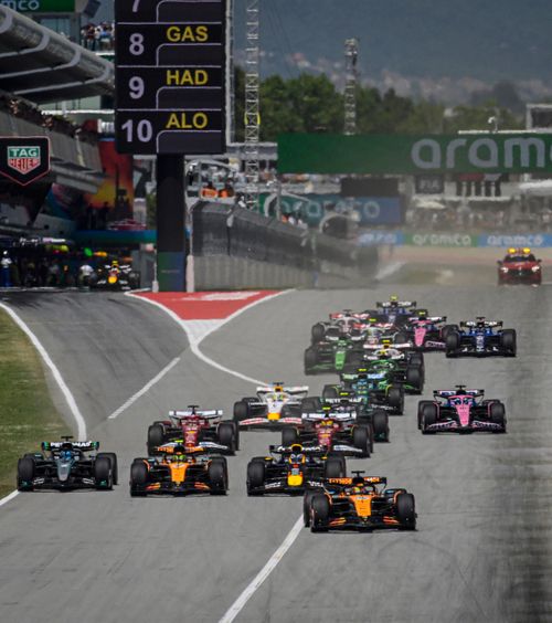 Anunțați prin mail    Un pilot de Formula 1  și-a insultat staff-ul, a făcut o criză de nervi înainte de Marele Premiu al Spaniei și a decis să nu concureze