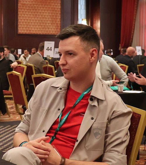 500 de propuneri de jucători  Directorul sportiv al lui Dinamo,   asaltat de agenți:  „Două posturi sunt prioritare”