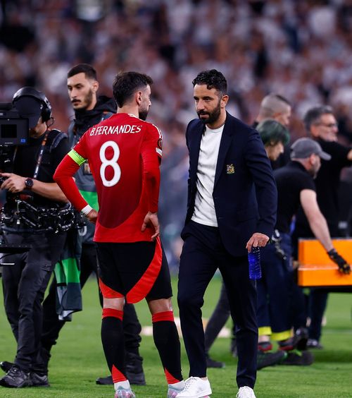 Bruno Fernandes rămâne la United   Portughezul a dezvăluit de ce a refuzat oferta astronomică a lui   Al-Hilal