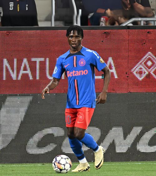 Antwi rămâne la Sibiu  Transfer realizat   în direct ! Dialog între finanțatorul FCSB și Daniel Niculae: „Ajunge mare fotbalist”