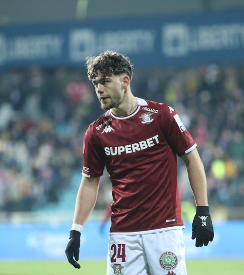 „Nu e agresiv”    Trei foști internaționali români  analizează, pentru   GOLAZO.ro  , plecarea lui Borza la Genoa: „Mentalitate formată la Hagi”