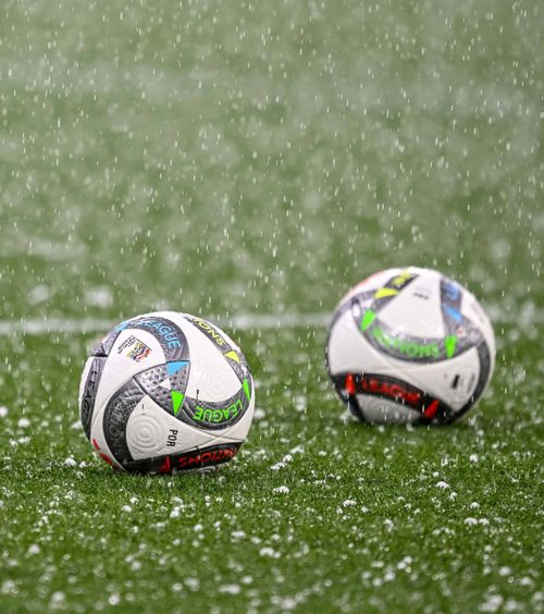 Probleme în Nations League    FOTO.  Jucătorii au fugit la vestiare înainte de    Germania - Portugalia!  Startul partidei a fost amânat 10 minute