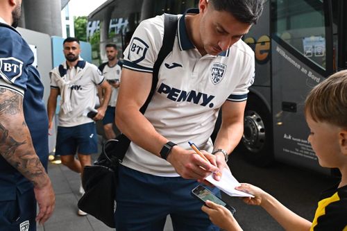 Sosirea României la hotelul din Viena. FOTO Raed Krishan GOLAZO (7).jpg